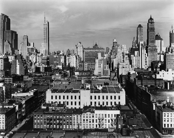 S-1215, vgl. Brett Weston, „Midtown, New York“, 1945
